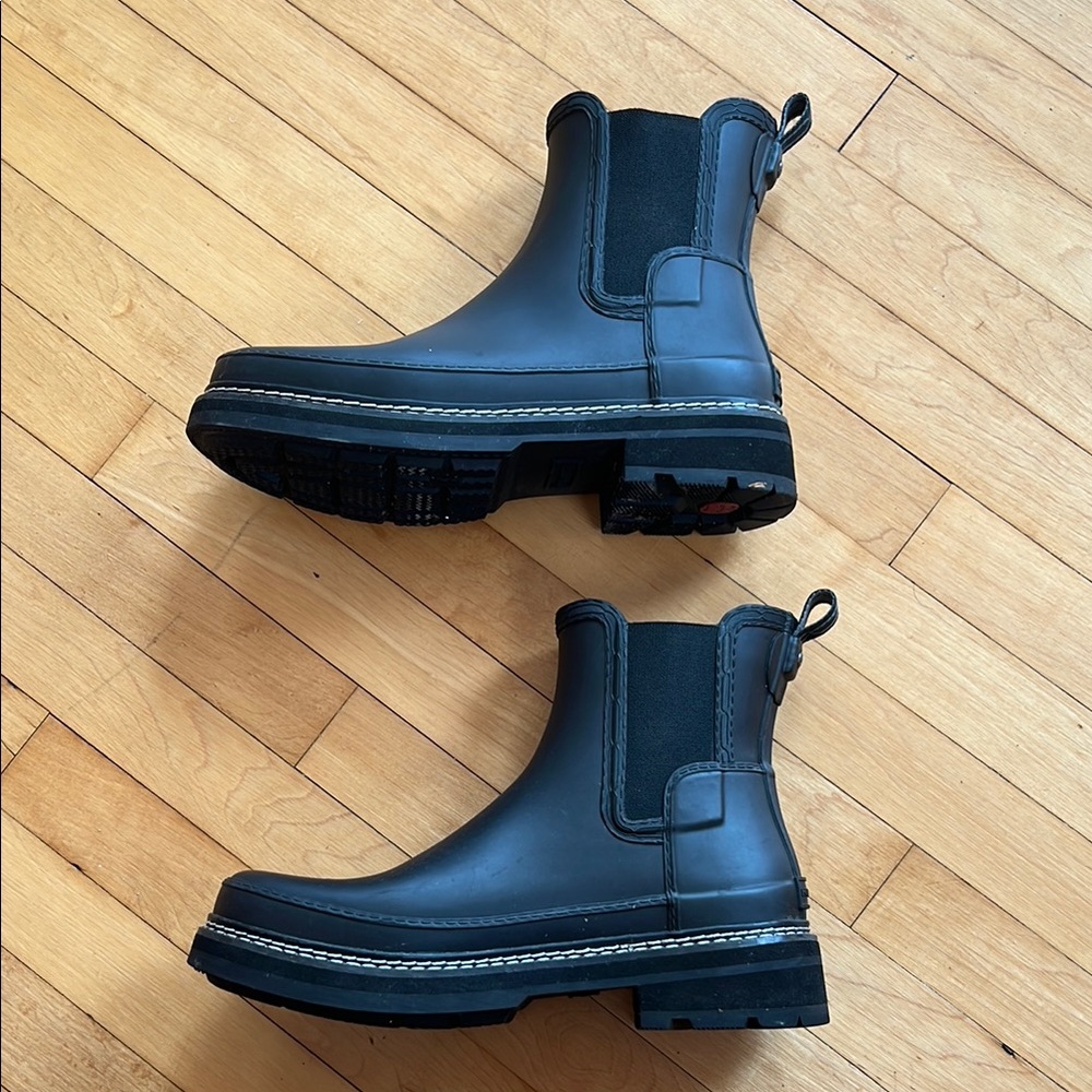 Hunter refined stitch Chelsea rain Boots - Picture 2 of 11